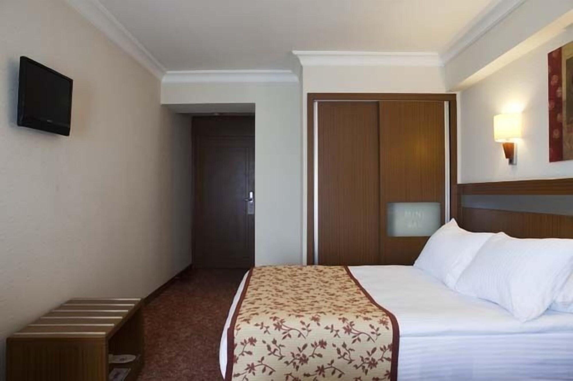 Atalay Hotel Анкара Екстериор снимка